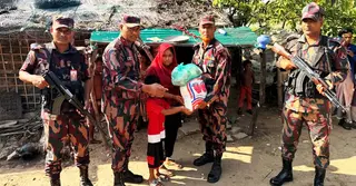 বঙ্গোপসাগরে মাছ আহরণে ৫৮ দিনের নিষেধাজ্ঞা; ৪০০ জেলে পরিবারে বিজিবির খাদ্যসামগ্রী বিতরণ